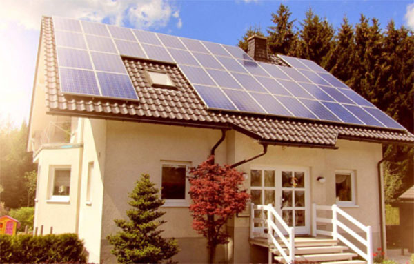 What time of day are solar panels most efficient