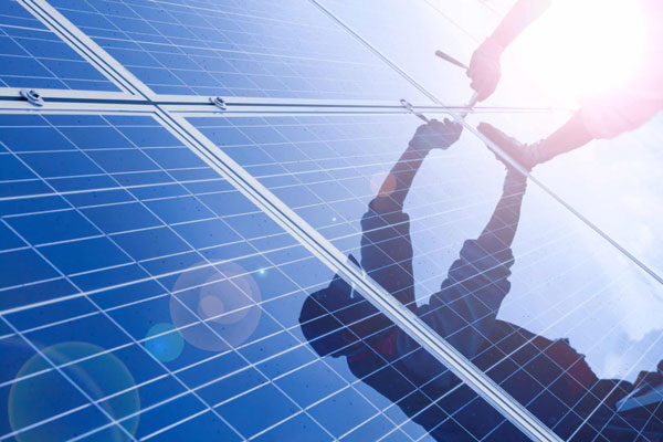 5 Essential Tips For Maintaining Solar Panels