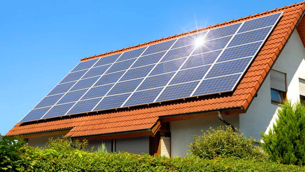 Can a portable solar panel power an AC unit