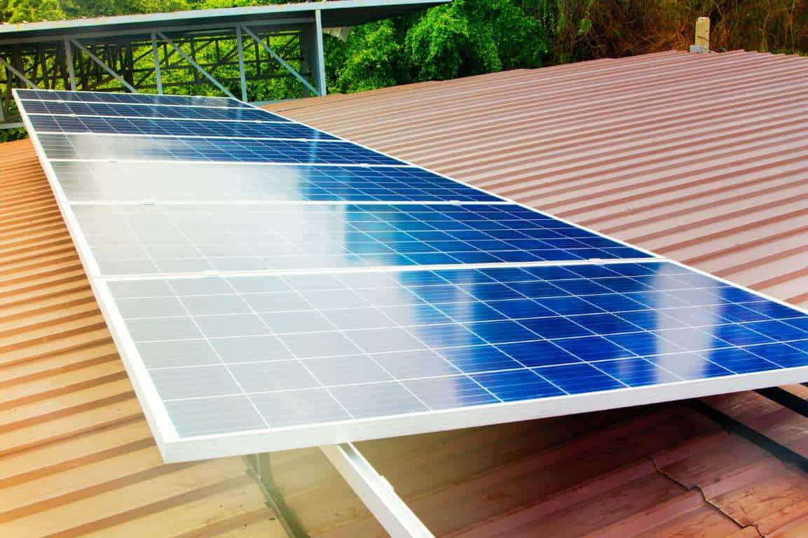 Are monocrystalline solar panels more efficient in warm weather