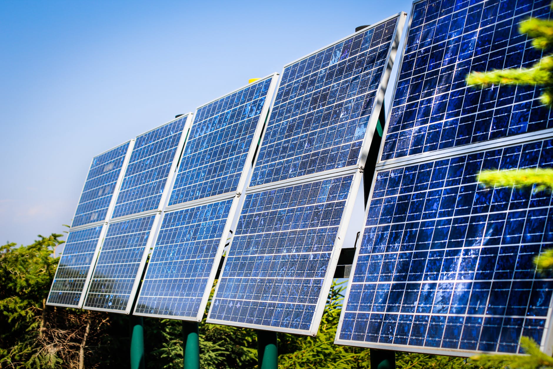 What Are the Advantages of Using Vertical Solar Panels?